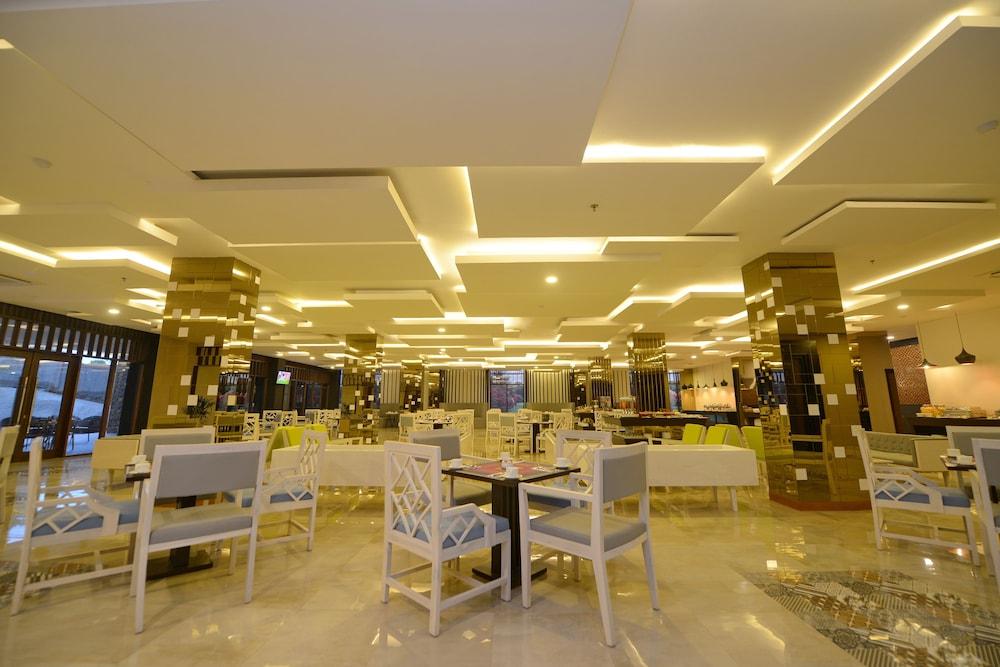 Grand Tjokro Hotel Balikpapan Dış mekan fotoğraf